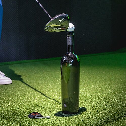 Our kind of tee 🏌🏻♂️🍾 #afterwork #funtime #winelovers